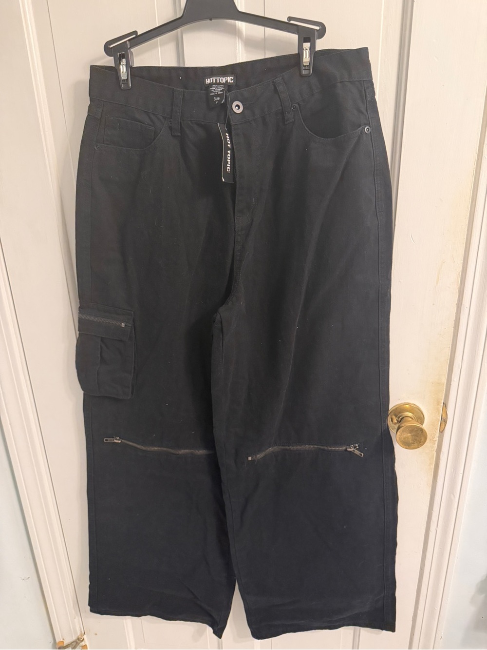 Hot Topic Black Wide-Leg Cargo Pants with Knee Zips